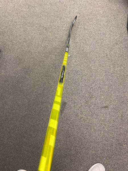 Senior Left Hand P88 87 Flex Supreme UltraSonic Hockey Stick