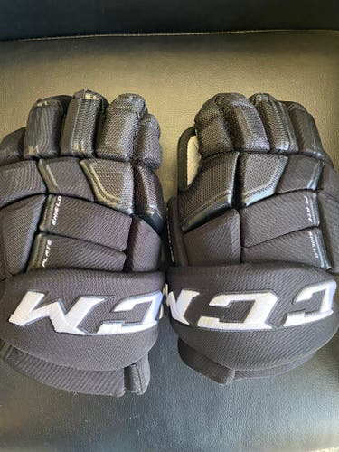CCM Quicklite : HG QLT : Great Condition Lightly Used Gloves.