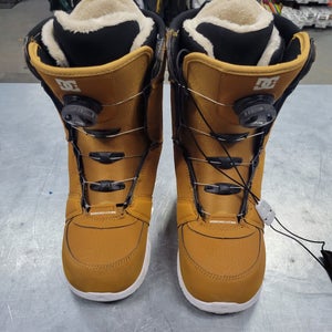 Used Dc Shoes Lotus 2023 Senior 8.5 Women's Snowboard Boots
