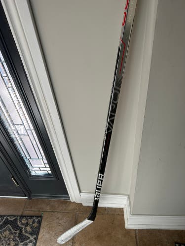 Used Right Handed P92  Vapor Hyperlite Hockey Stick