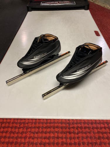 Marchese Shinobi Boots and Record 525 Clap Blades Long Track Ice Speed Skate Combo