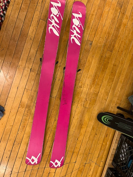 Used Women's 2011 Volkl 154 cm Skis With Bindings