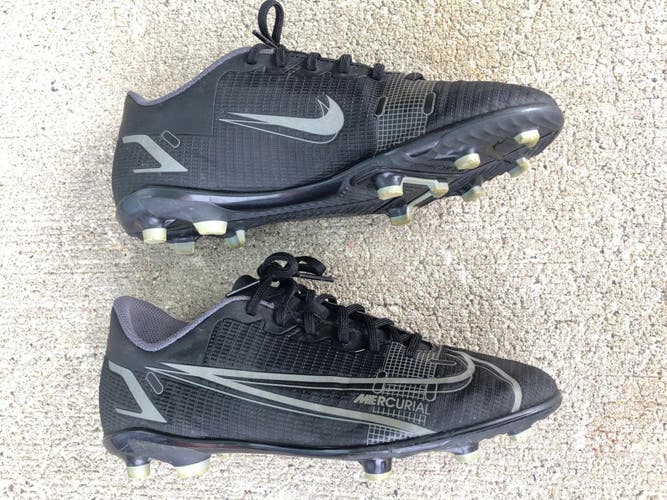 Used Nike Mercurial Vapor FG Soccer Cleats - Size: M 6.0 (W 7.0)