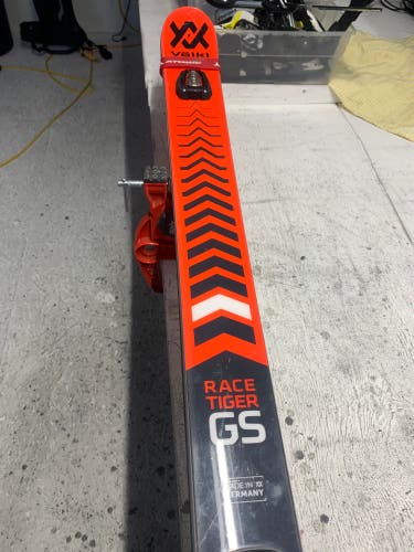 Volkl GS Giant Slalom 188cm 27m race skis ski