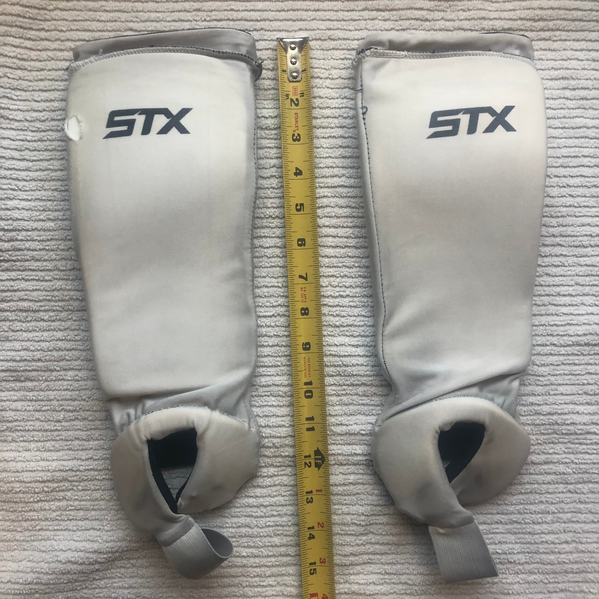 STX Adult Hinder Field Hockey Shin Guards (s/m, White)