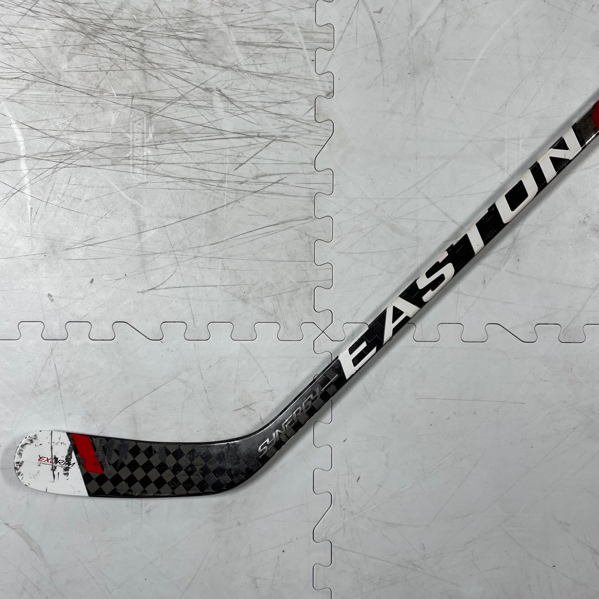 Easton Synergy GX RH Stick E4 85 Flex