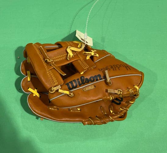 Used Wilson Staff Left Hand Throw Baseball Glove 9"