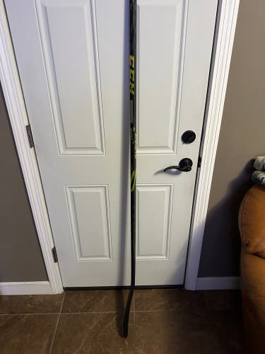 Senior Right Handed P28 Super Tacks AS4 Pro Hockey Stick