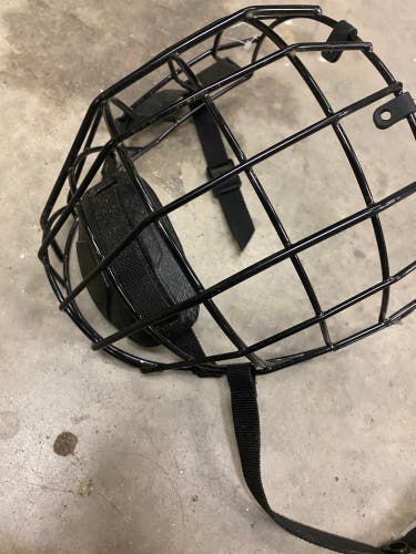 XL  Hockey Helmet Cage- New