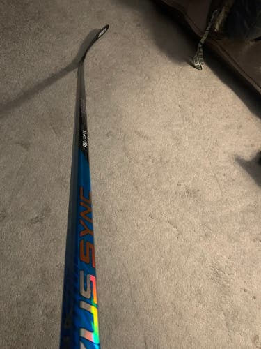 Senior Left Hand P92  Nexus Sync Hockey Stick