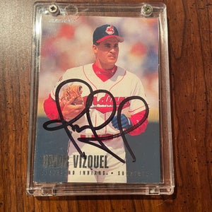 Cleveland Indians Omar Vizquel Autographed Baseball card