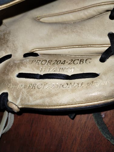 Used Rawlings Right Hand Throw Infield Heart of the Hide Baseball Glove 11.5"