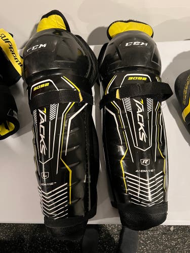 CCM  Tacks 3092 Shin Pads