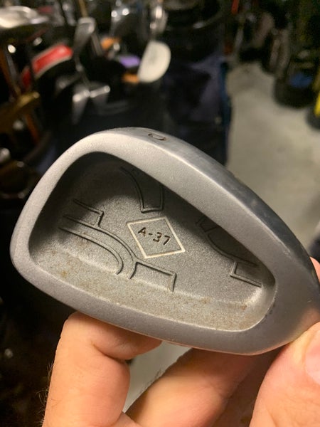 golf pitching and sand wedge A 37 in right hand