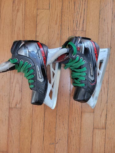 Junior Used Bauer Vapor X2.9 Hockey Skates Size 5.5