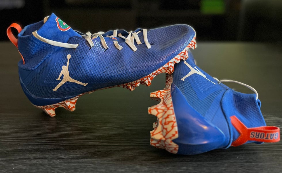 Florida gators hotsell jordan 11 cleats