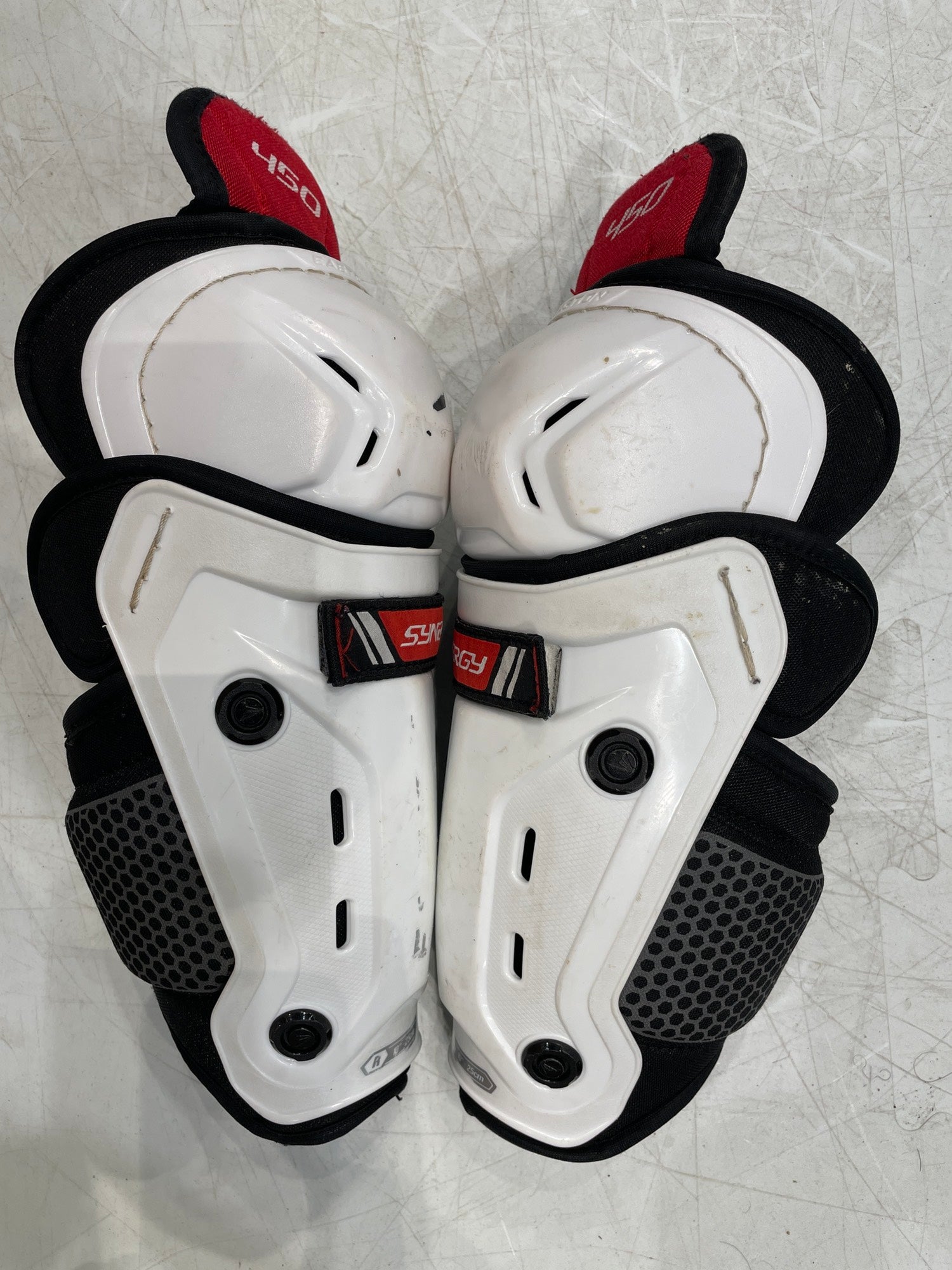 Easton Synergy 450 Shin Guard Review 