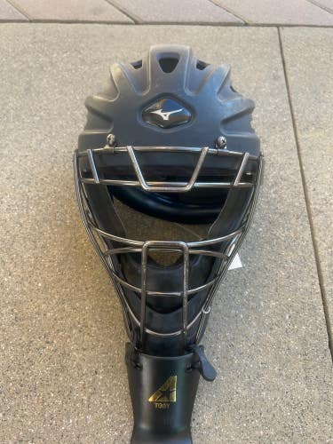 Used Mizuno G4 Samurai Catcher's Mask