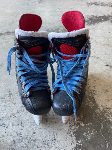 Used Bauer Regular Width Size 2.5 Vapor X600 Hockey Skates