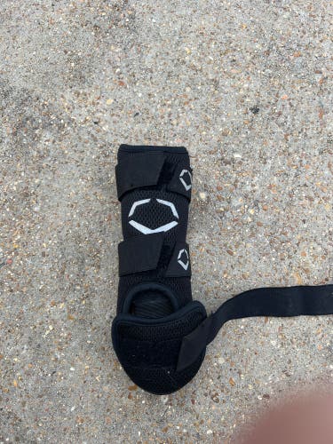 Black Used Junior EvoShield Shin Guards