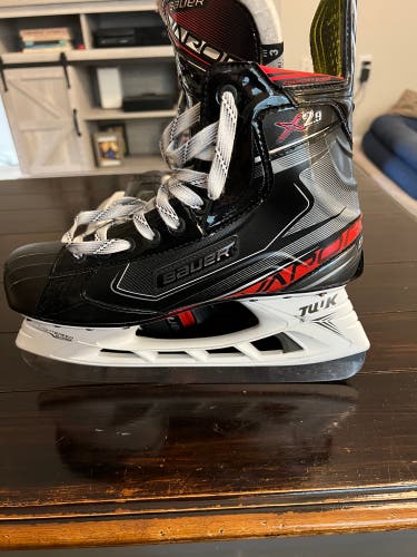 Used Bauer Wide Width  Size 8.5 Vapor X2.9 Hockey Skates