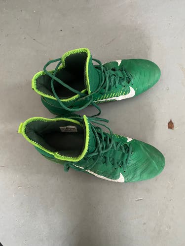 Men's Molded Cleats Mid Top Alpha Menace Pro