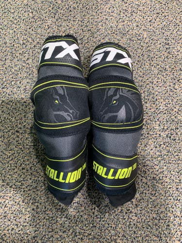 Used STX Stallion 100 Lacrosse Arm Pads (Size: Medium)