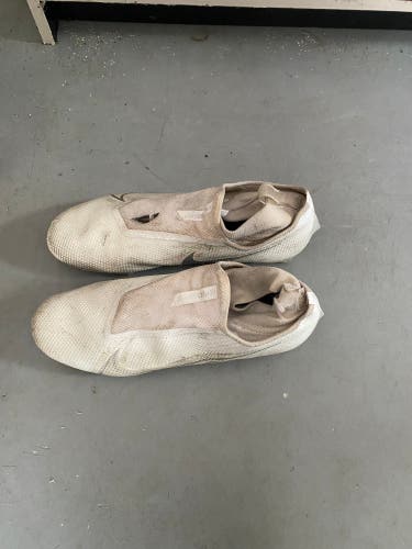Men's Size 12 (Women's 13) Low Top Vapor edge pro 360