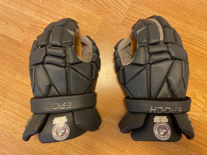 Epoch Integra LE Lacrosse Gloves- size small- used