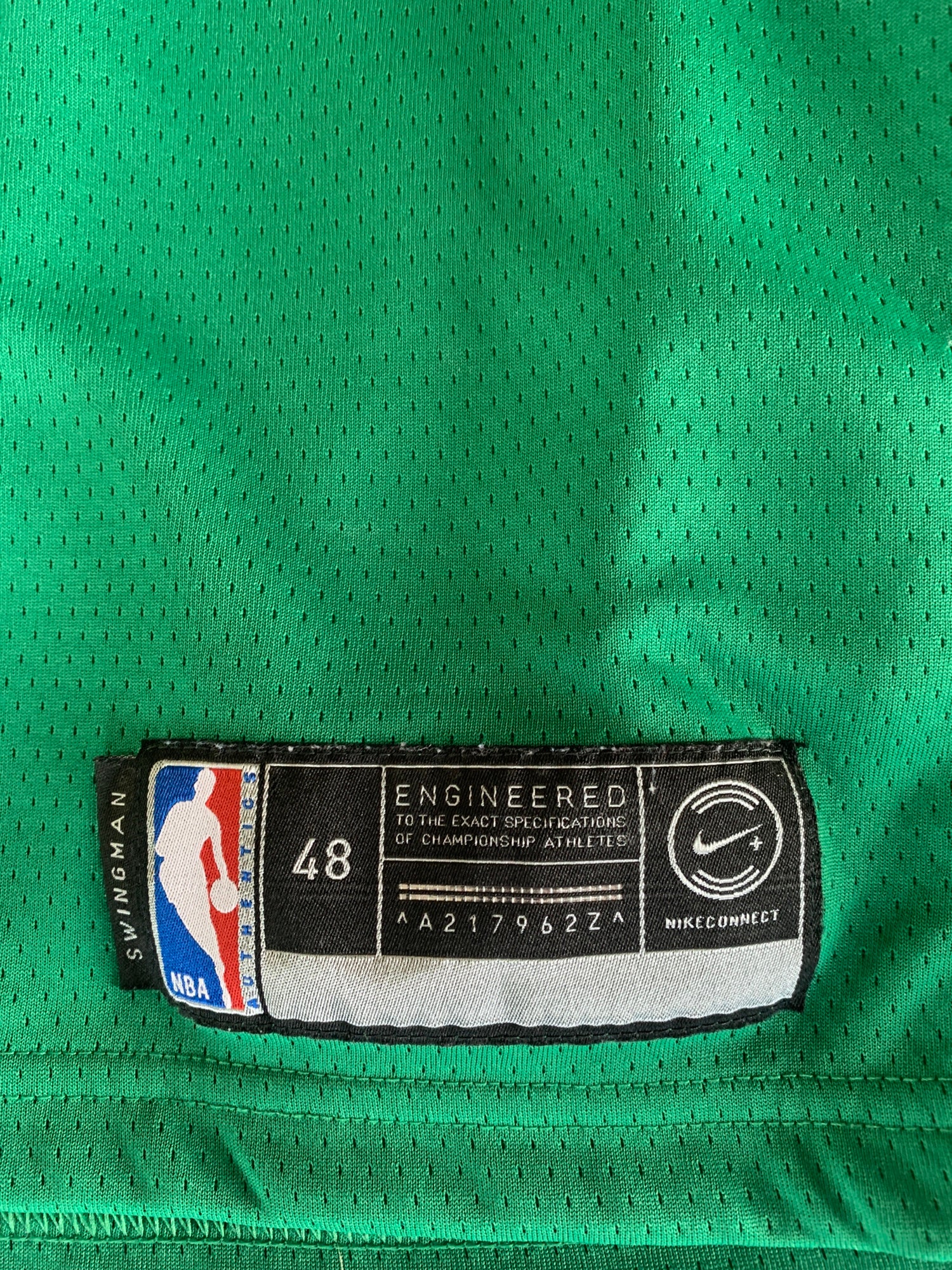Kyrie Irving Boston Celtics Jersey Mens Large NBA Nike White Dri Fit #11
