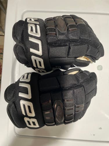 Bauer 14"  Nexus 800 Gloves “used Stickhandling Only”