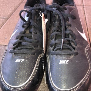 Used Men's 8.0 (W 9.0) Molded Nike Footwear