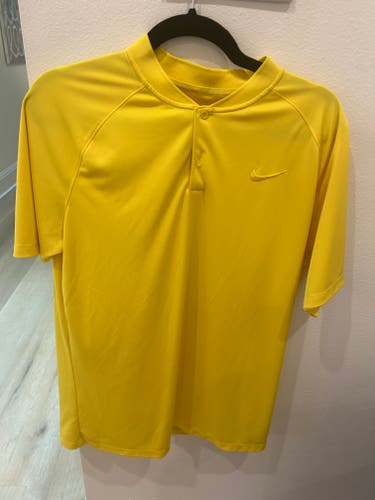 Yellow Medium Men's Nike Shirt
