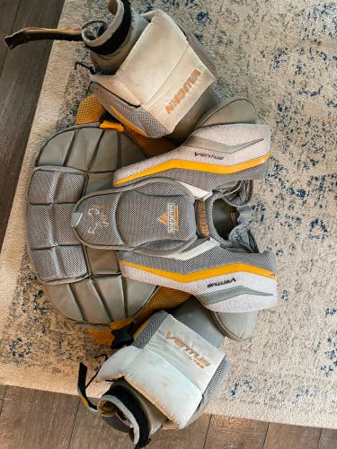 Used Small Vaughn Ventus LT68 Goalie Chest Protector