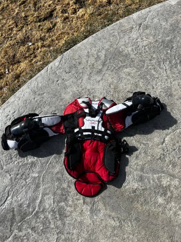 Used Large Bauer Vapor X900 Goalie Chest Protector