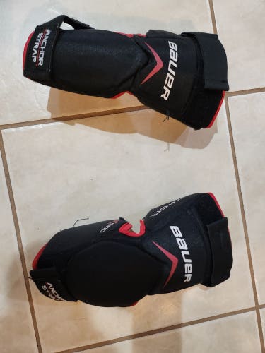 Used Bauer Vapor X900 goalie knee pads