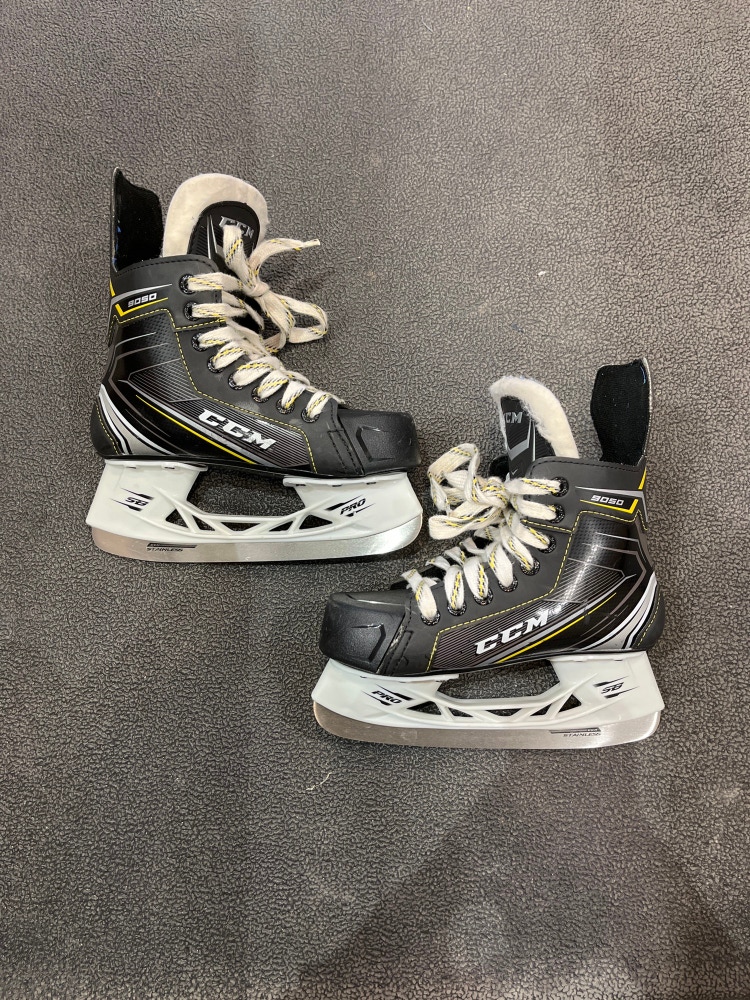 Junior Used CCM Tacks 9050 Hockey Skates D&R (Regular) 2.0