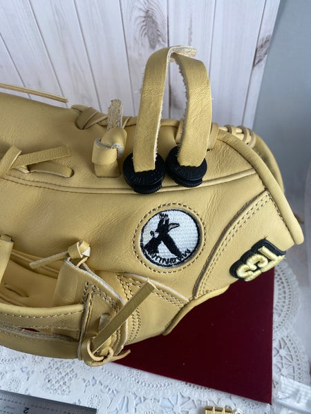 New Blond Beige Glove Locks Keep Baseball Glove Laces Tight Free Shipping USA Only