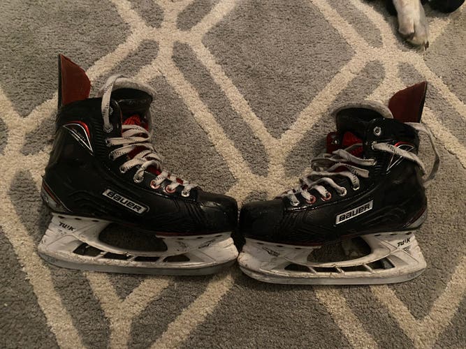 Used Bauer Regular Width  Size 6.5 Vapor X3.5 Hockey Skates