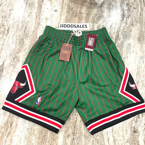 Mitchell & Ness Chicago Bulls 1995 Reload Swingman Shorts Men's Size Medium NWT.