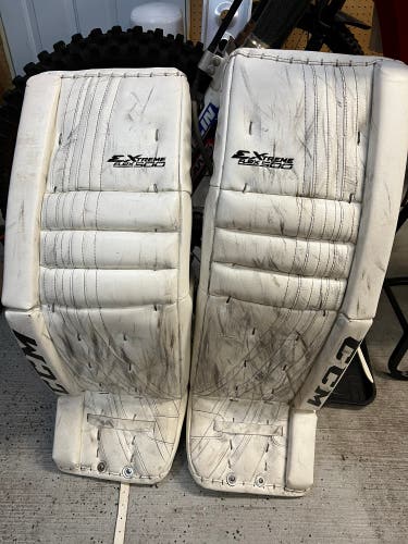 34" CCM  Extreme Flex 500 Goalie Leg Pads