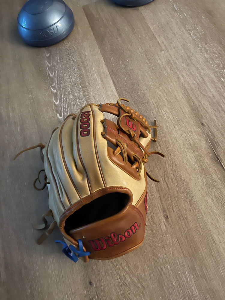 Infield 11.5" A2000 Baseball Glove
