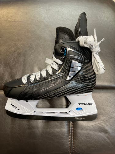 New True Regular Width Size 7 Pro Custom Hockey Skates