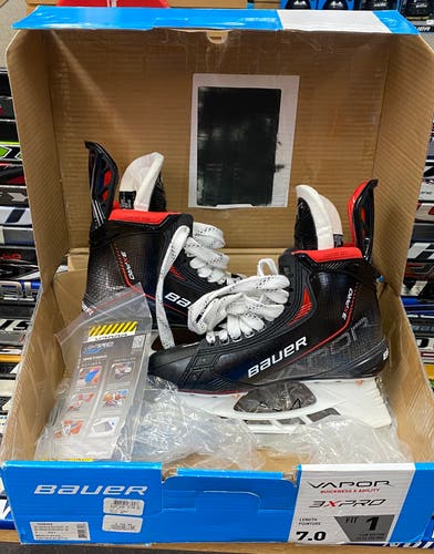 New Bauer Size 7 Vapor 3X Pro Hockey Skates