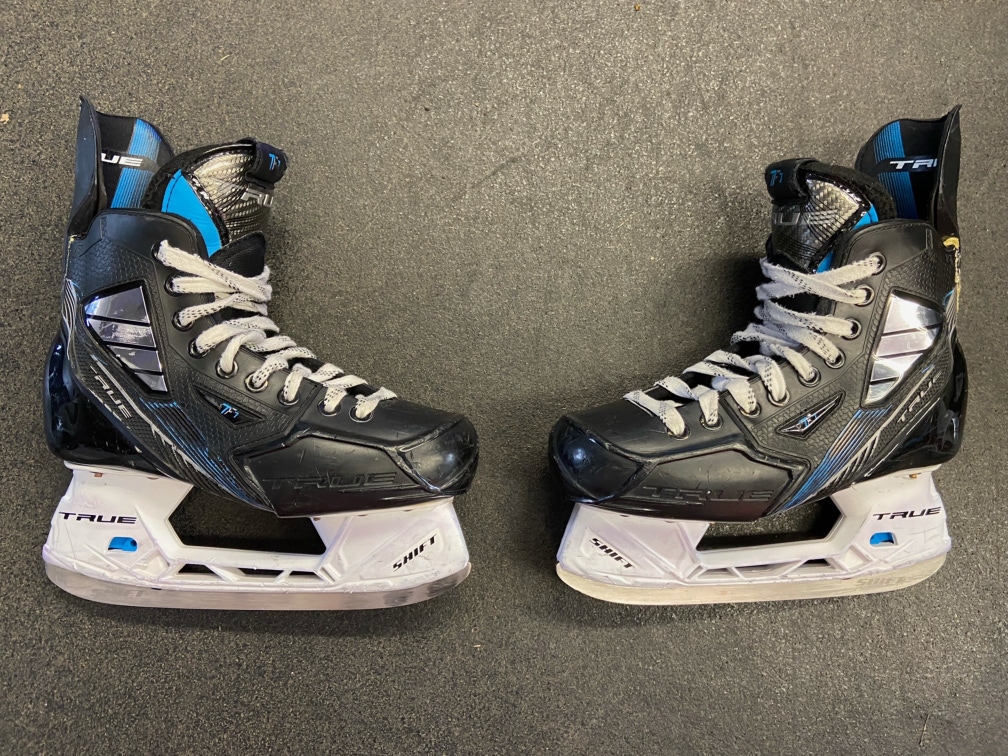 Junior Used True TF7 Hockey Skates Regular Width Size 2.5