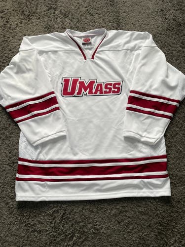 Men’s University of Massachusetts Hockey Jersey