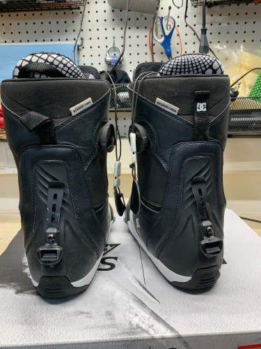 Used Women's 8.5 DC Lotus STEP ON Snowboard Boots