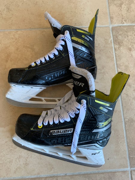 Senior Used Bauer Supreme Hockey Skates Size 7 width D
