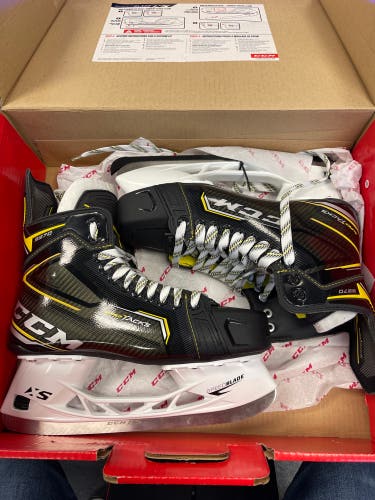 New CCM Regular Width  Size 10 Super Tacks 9370 Hockey Skates