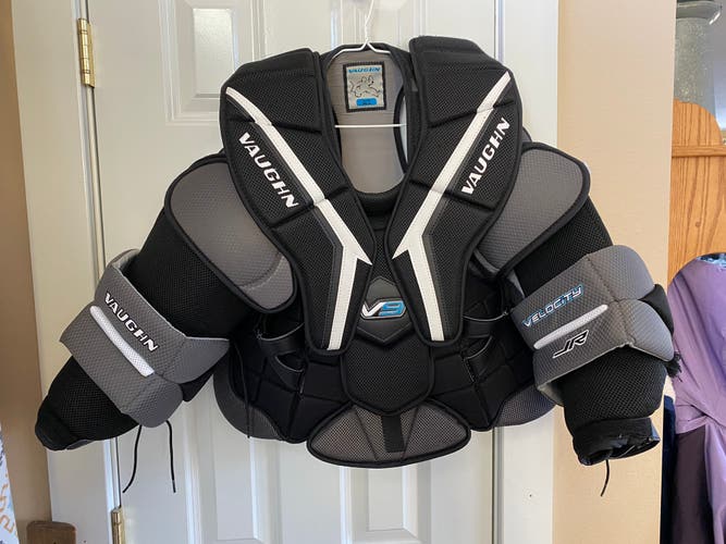 Used Medium Vaughn Velocity V9 Goalie Chest Protector